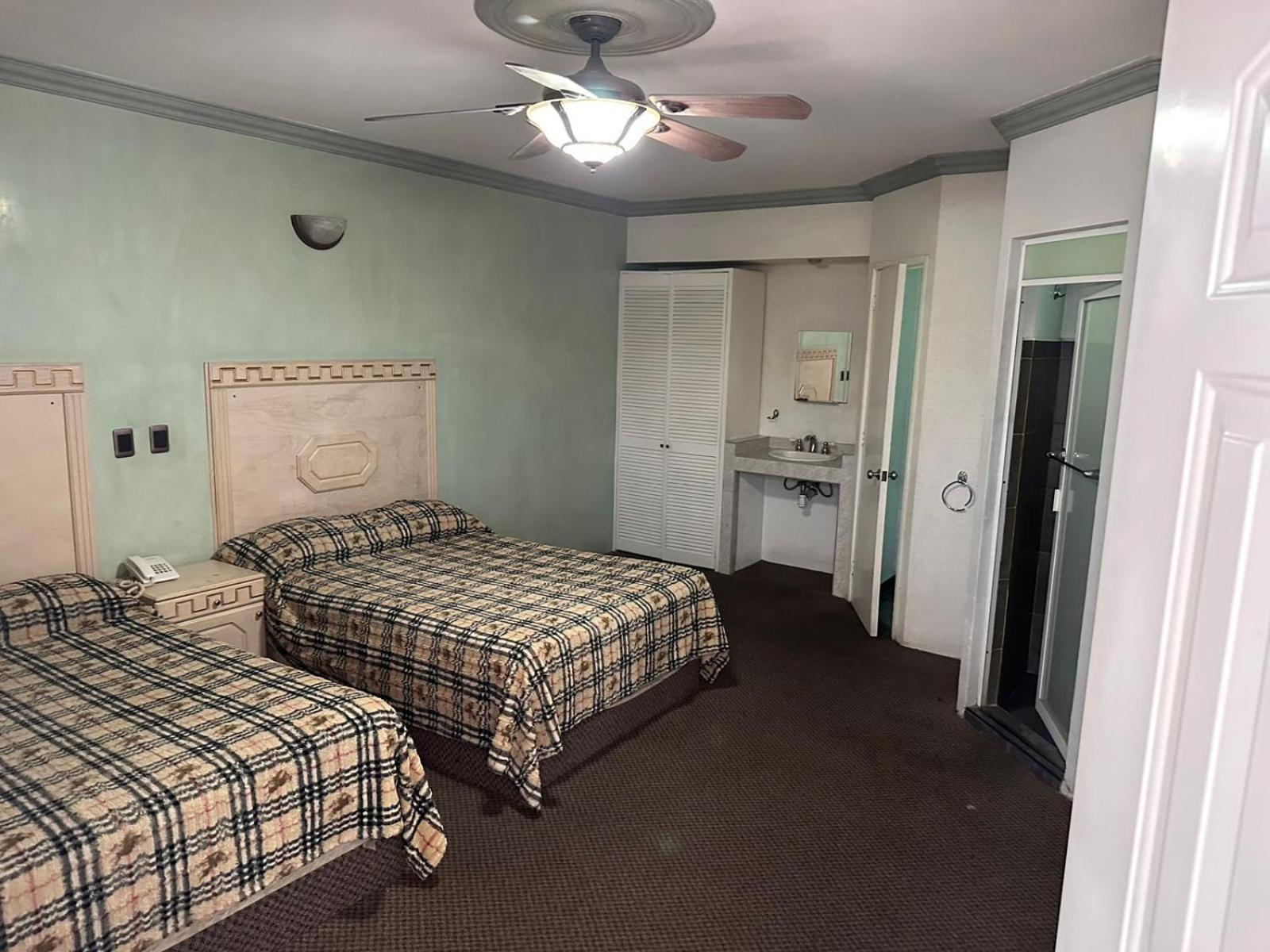 Hotel Real Santa Rosa Морелия Экстерьер фото